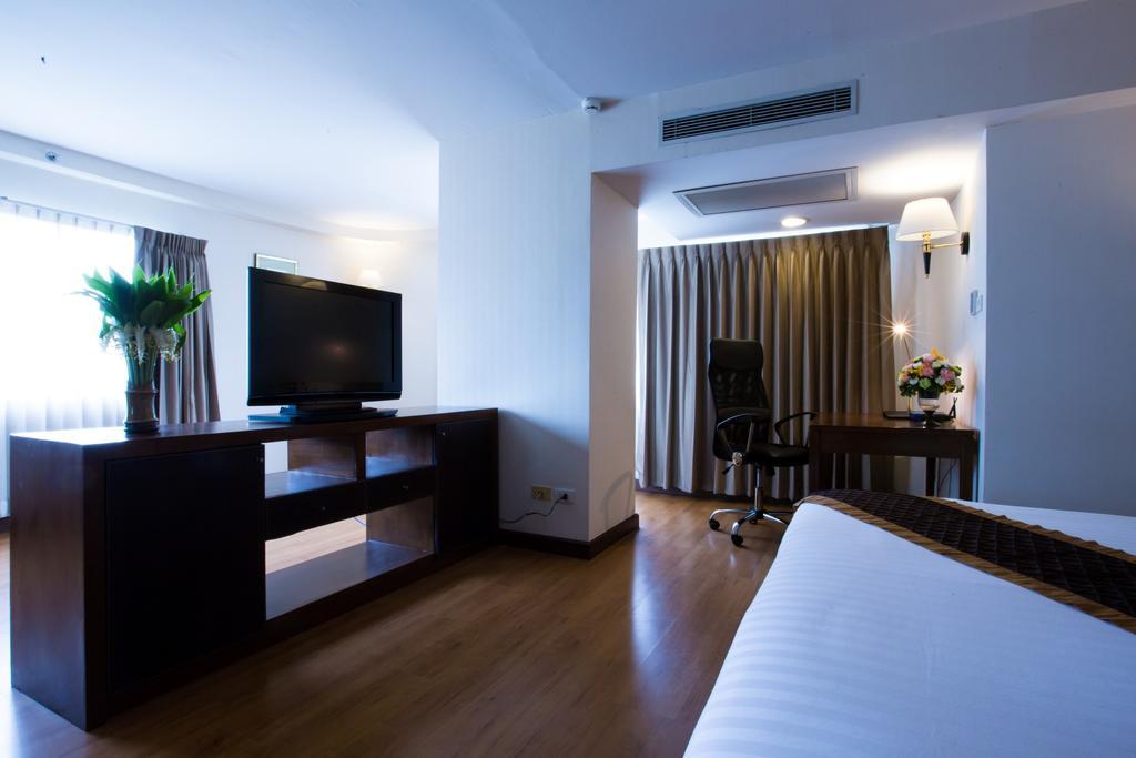 Hotel Furama Chiang Mai Zewnętrze zdjęcie