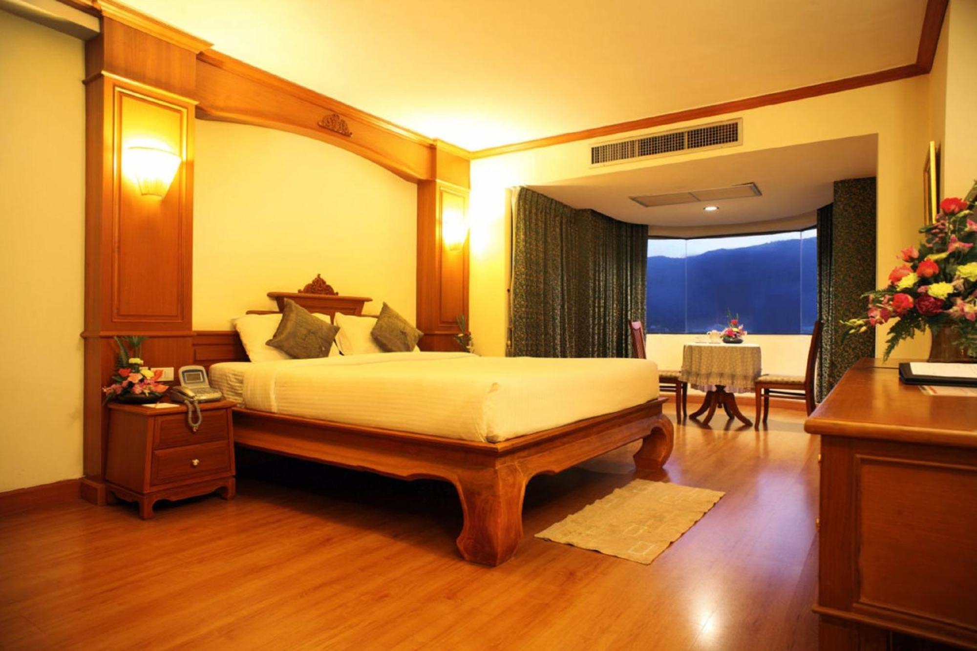 Hotel Furama Chiang Mai Zewnętrze zdjęcie