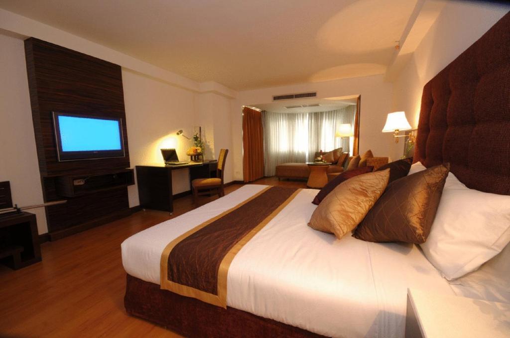 Hotel Furama Chiang Mai Pokój zdjęcie